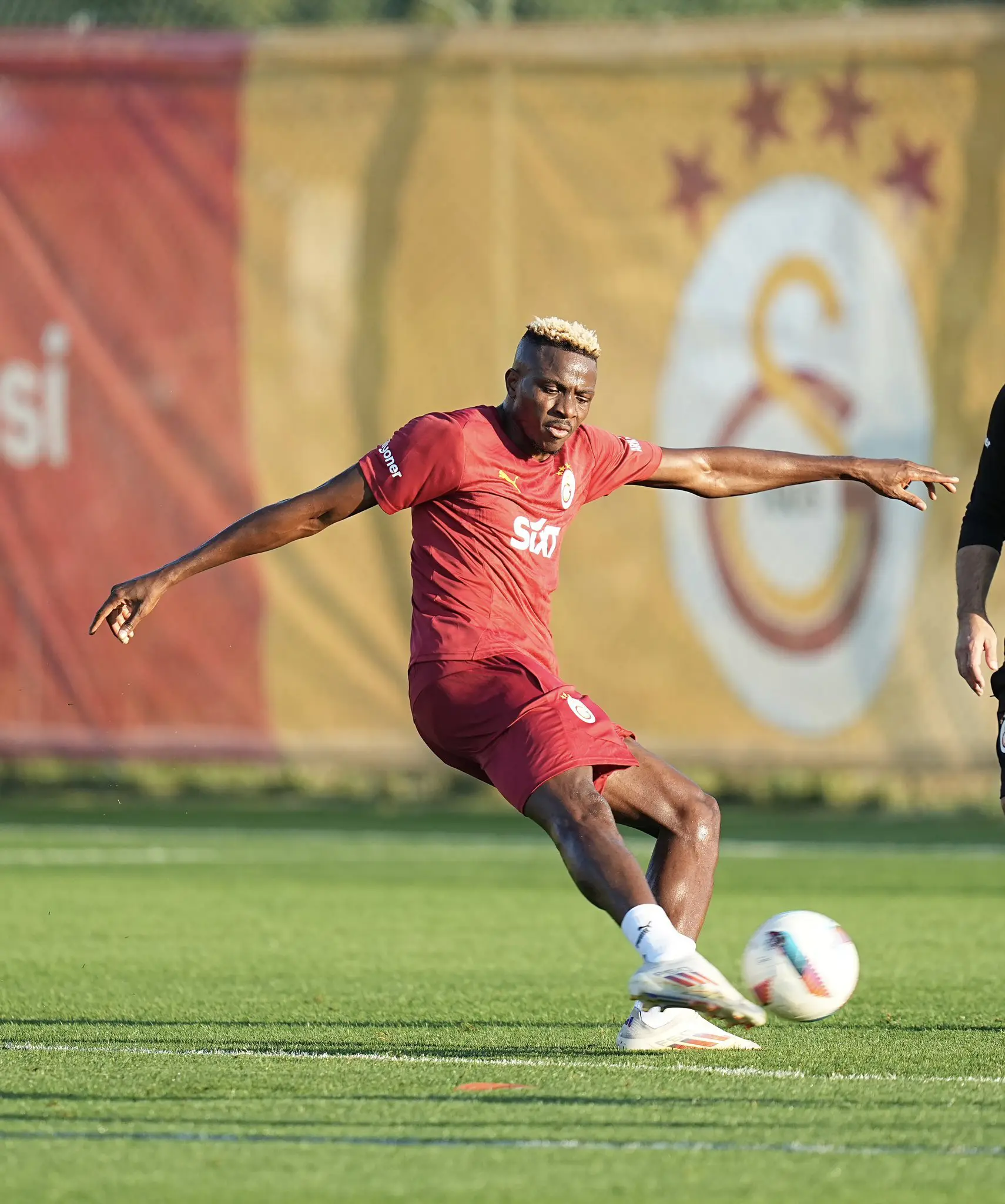 Osimhen will look at conditions – Galatasaray manager on striker moving to Saudi Arabia
