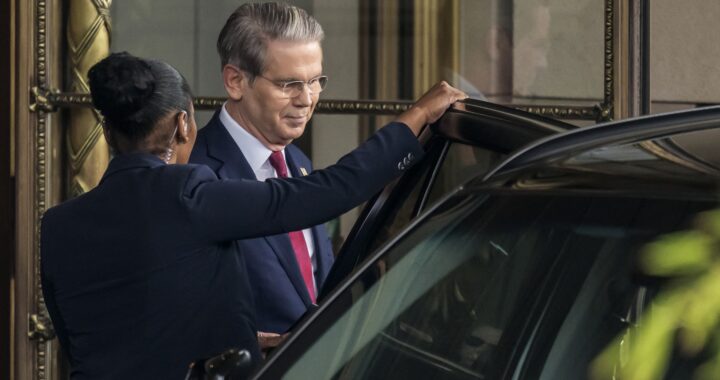 U.S. and China begin talks amid tensions over Trump's tariff war