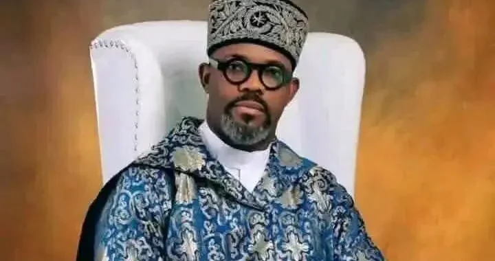 Nollywood actor, Okey Bakassi officially crowned King in Imo State
