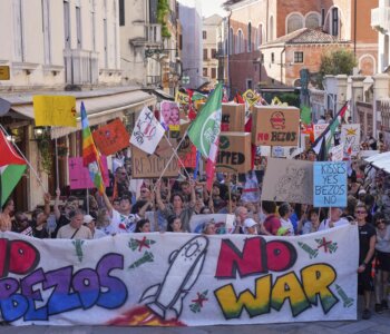 'Kisses yes, Bezos No,' protesters say, as Bezos wedding stirs controversy in Venice