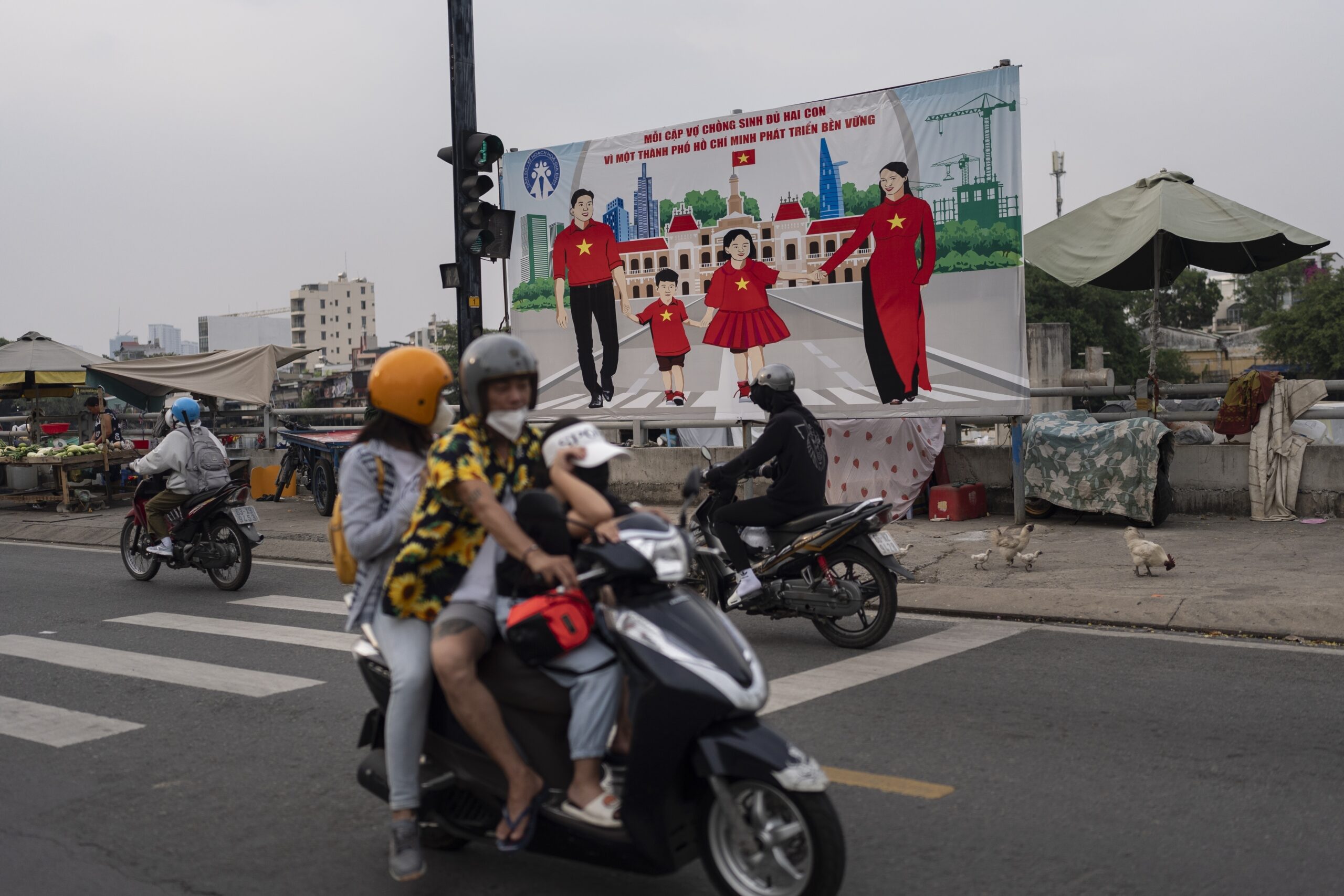 Vietnam ends its longstanding 2-child policy