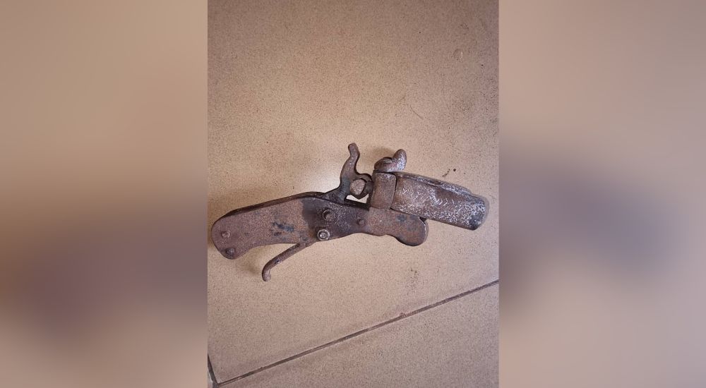 Enugu Police Find Firearm In Suspected Cultists’ Den At Uncompleted Building