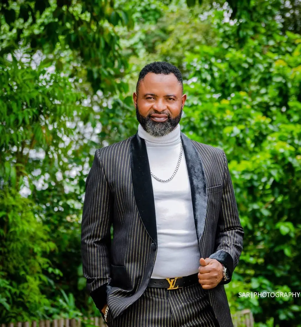 Reactions trail video of actor, Akin Olaiya’s new wife’s facial expression [VIDEO]