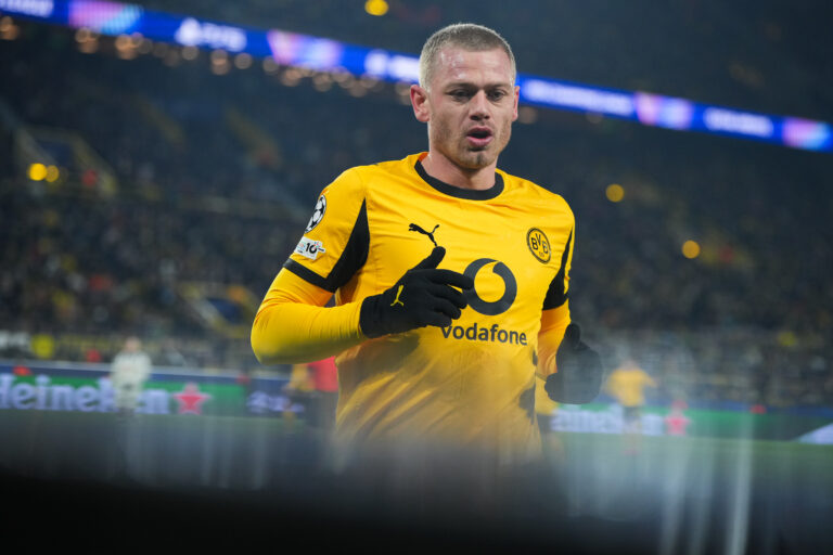 Manchester United eye 15-assist Dortmund right-back Ryerson Manchester United eye 15-assist Dortmund right-back Ryerson