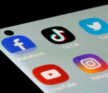 Canada moves to ban under-16s from social media, regulate AI