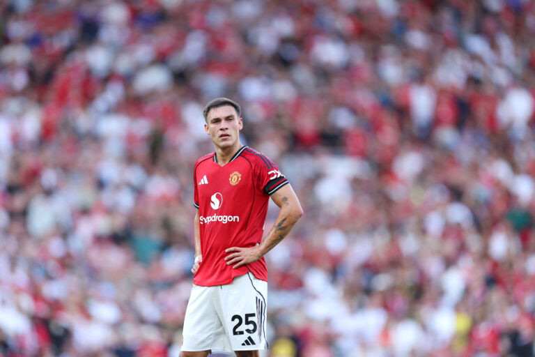 Manchester United willing to sell midfielder at a loss price Manchester United willing to sell midfielder at a loss price
