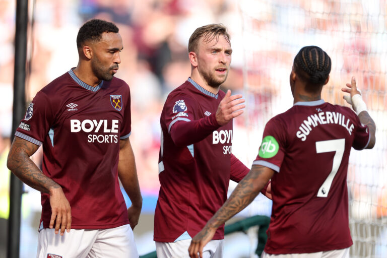 Chelsea weigh up bids for West Ham wingers
