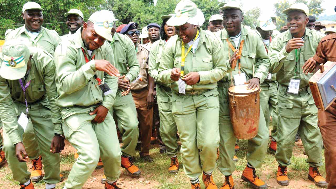 FG Retires NYSC Khaki, Adopts Adire Uniform To Boost Local Production