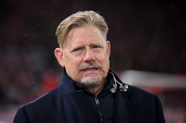 Peter Schmeichel accuses Man Utd stars of refusing to pass the ball to ‘fantastic’ player Peter Schmeichel accuses Man Utd stars of refusing to pass the ball to ‘fantastic’ player
